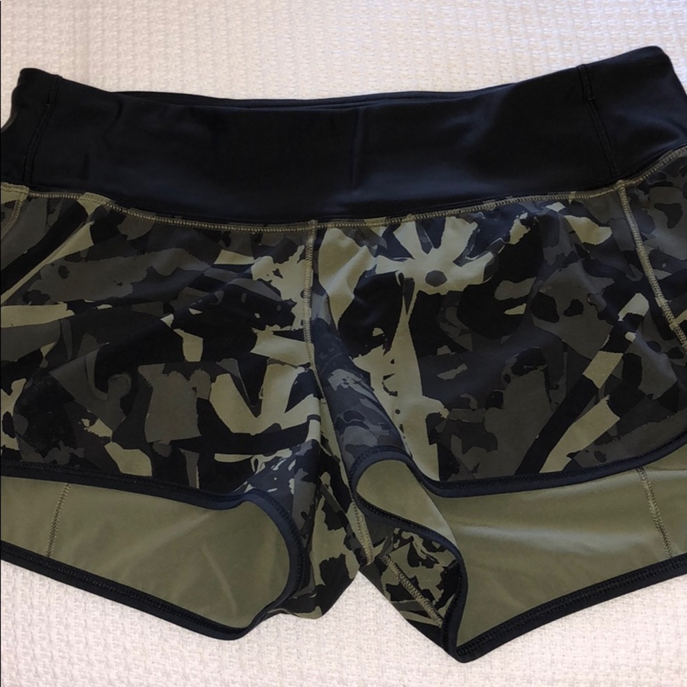 Lululemon 2” shorts! CAMO 😍